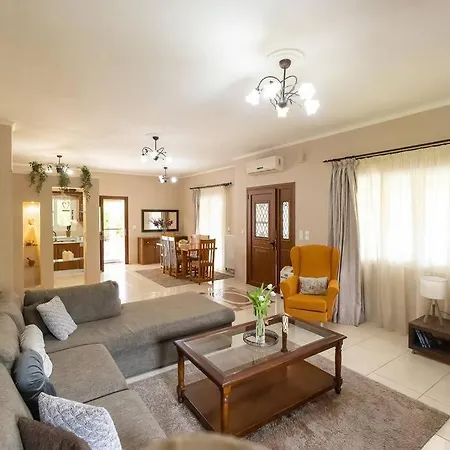 Holiday home Elpida's